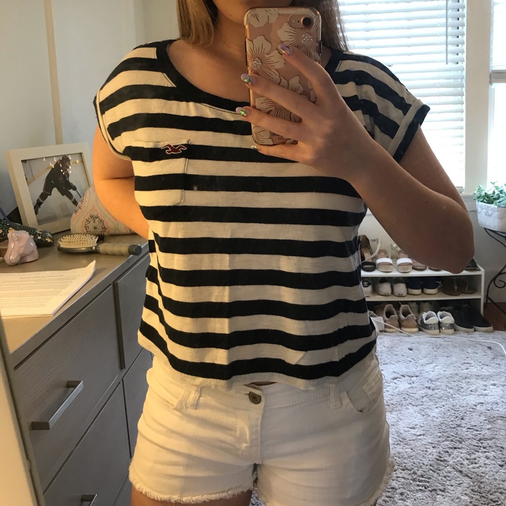 Hollister cropped t-shirt
